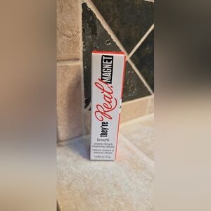 Benefit They’re Real! MagnetPowerful lifting & lengthening mascaraPowerful lift